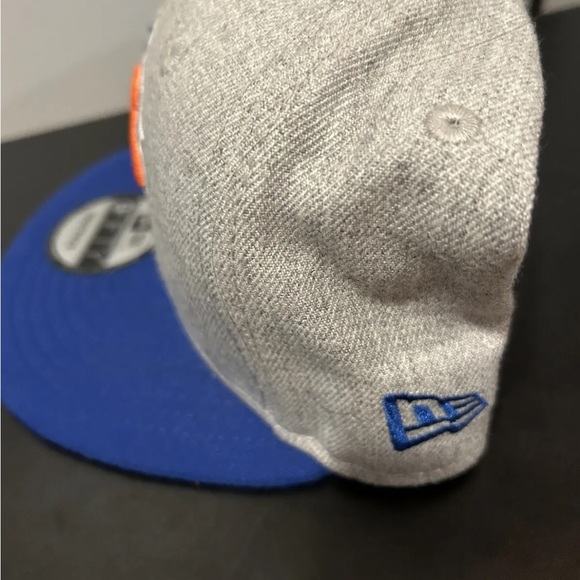 New York Knicks Hat Cap Snap Back Gray Blue NBA Basketball New Era Mens NBA - Picture 3 of 5